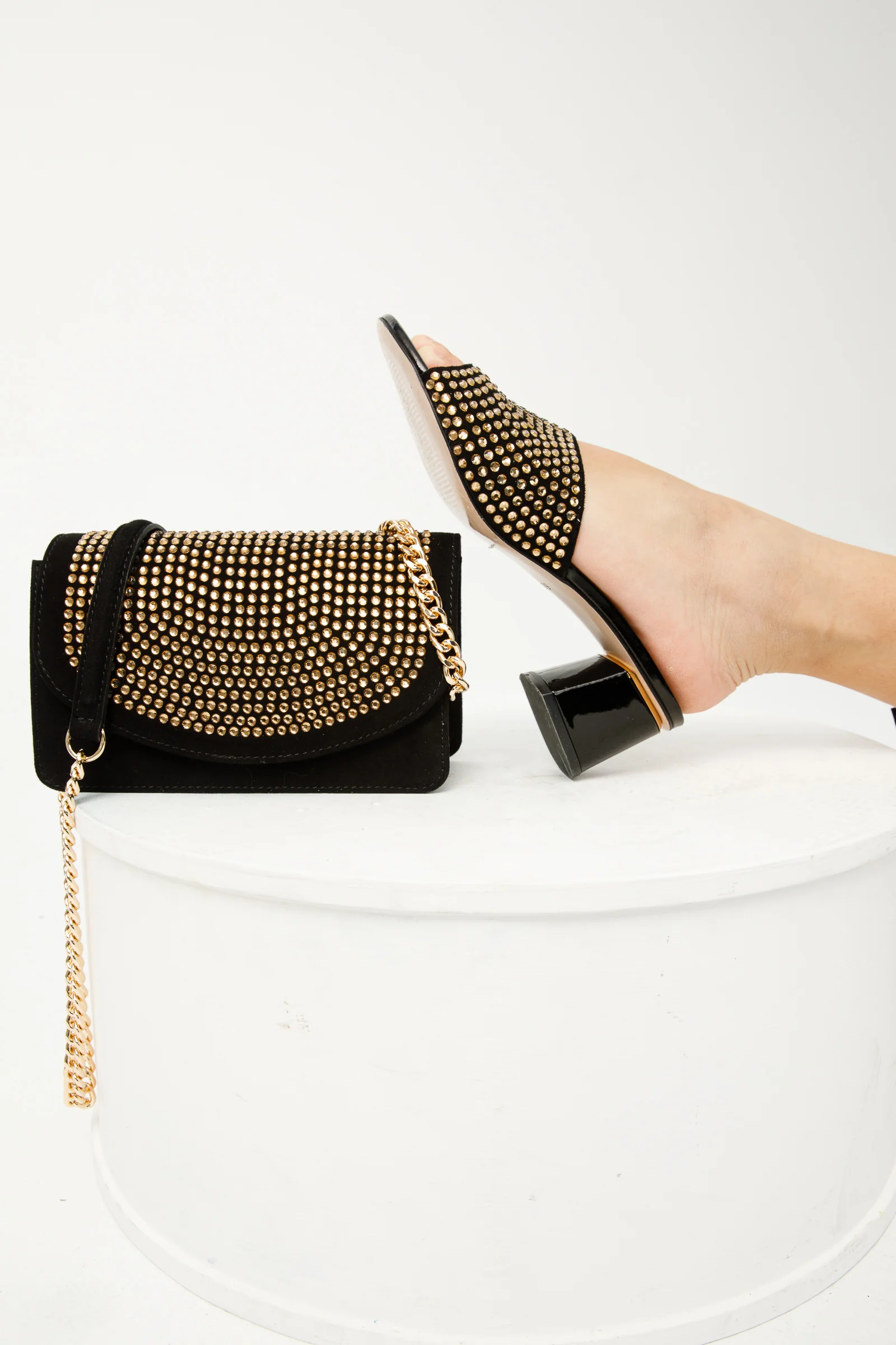 The Ailano Gold Glitter Leather Women Sandal - Image 11