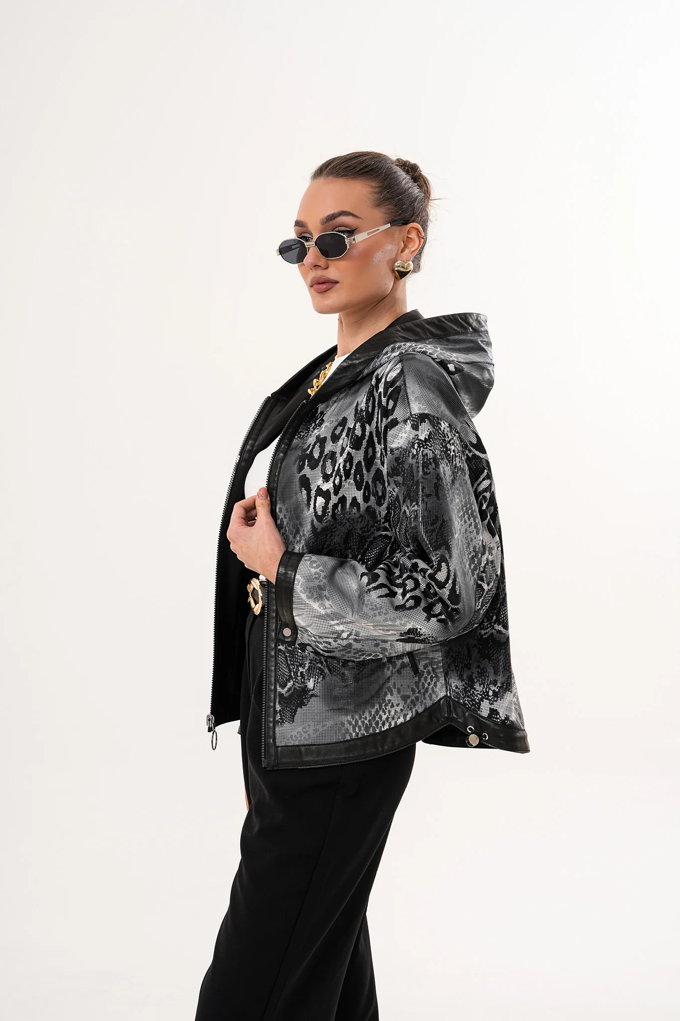 The Calyra Reversible Leather Women Jacket – Black - Image 4