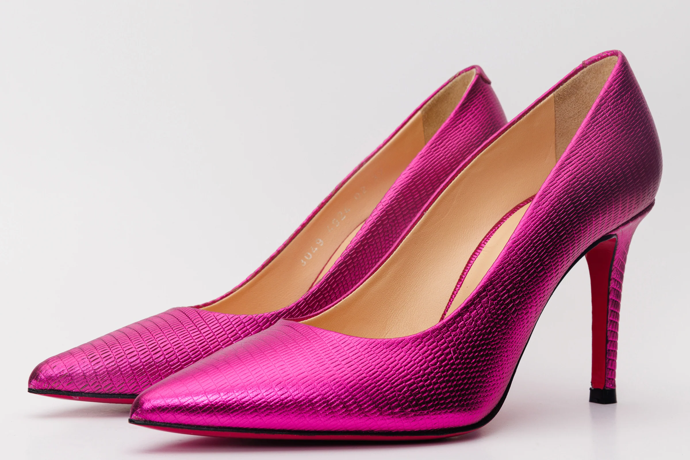 The Maple Fuchsia Leather Pump Fuchsia Sole Women Shoe - Image 3