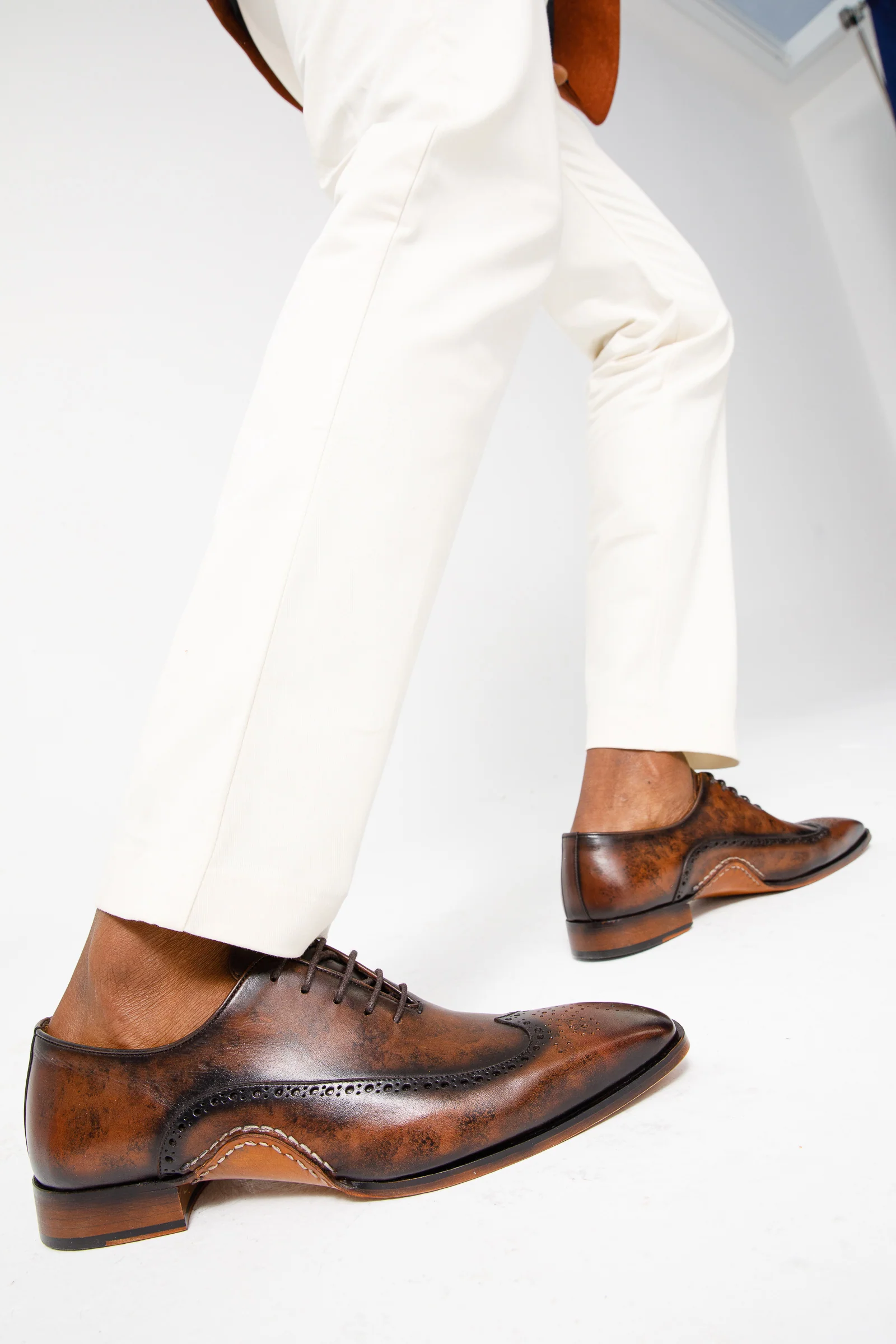 The Royal Hand Craft Brown Wingtip Oxford Men Shoe - Image 16